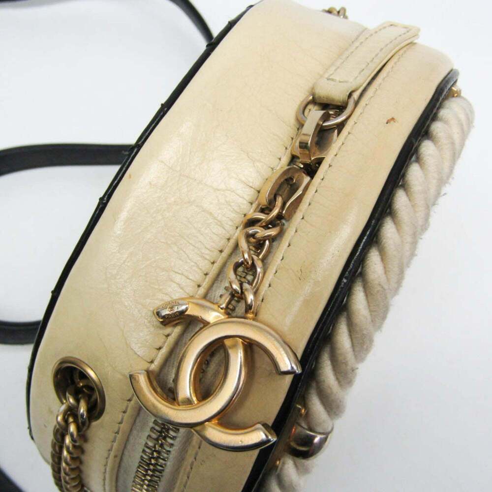 CHANEL Black Leather Logo Shoulder Bag - Picture 7 of 15